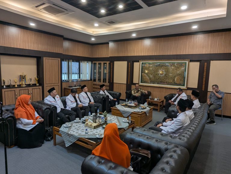 Struktur DPTD PKS Kota Tasikmala bertemu dengan Walikota Tasikmalaya Viman Alfarizy