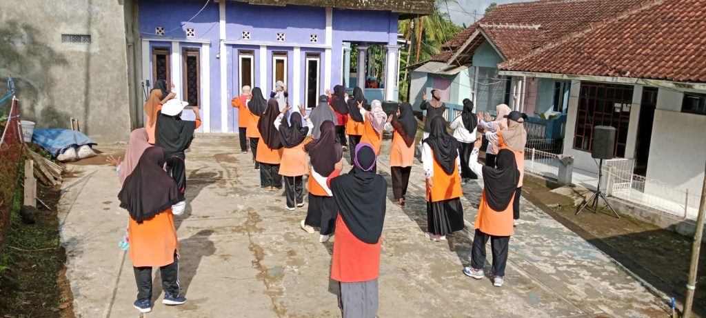 Senam bersama DPC PKS Mangubumi setiap pekan