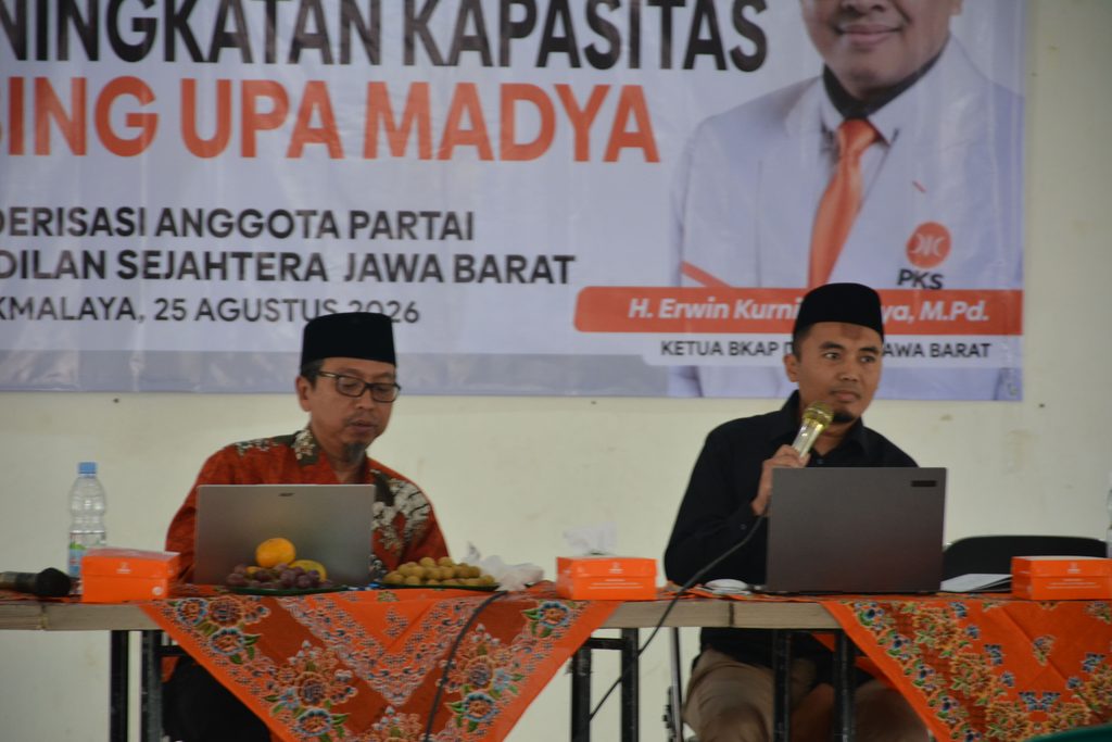 Pelatihan menghadirkan tiga pemateri, yakni Ust. Asep Juju, S.Ag. dari BKAP DPW Jawa Barat Zona Priangan Timur, Ust. Didi M. Turmudi, Lc., M.A. selaku Ketua BKAP Kota Tasikmalaya, dan Ust. M. Syauqi, Lc. selaku Ketua BKAP Kabupaten Tasikmalaya.